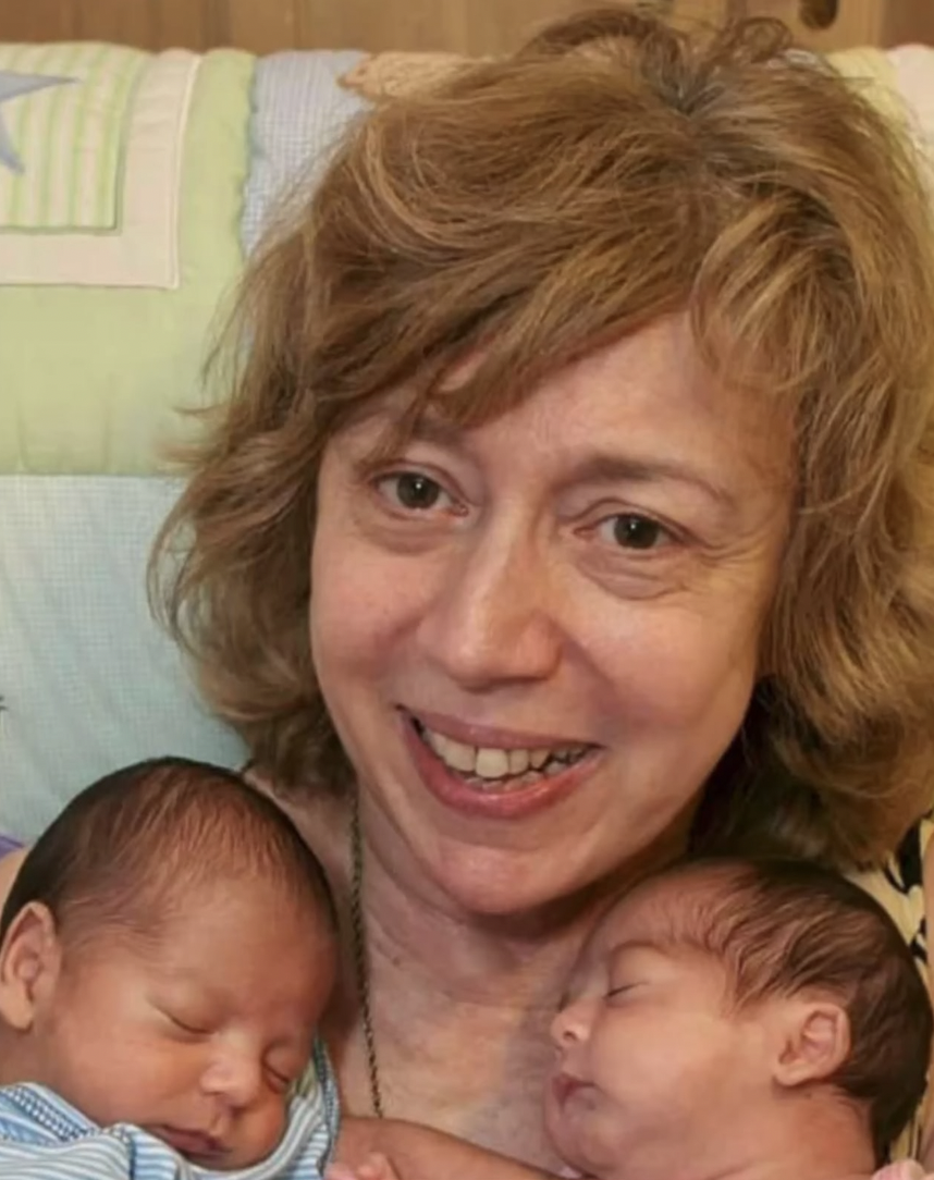 Mom Becomes Oldest Woman To Birth Twins In The U.S. But Wait Till You See Her Kids Today – Latest News!